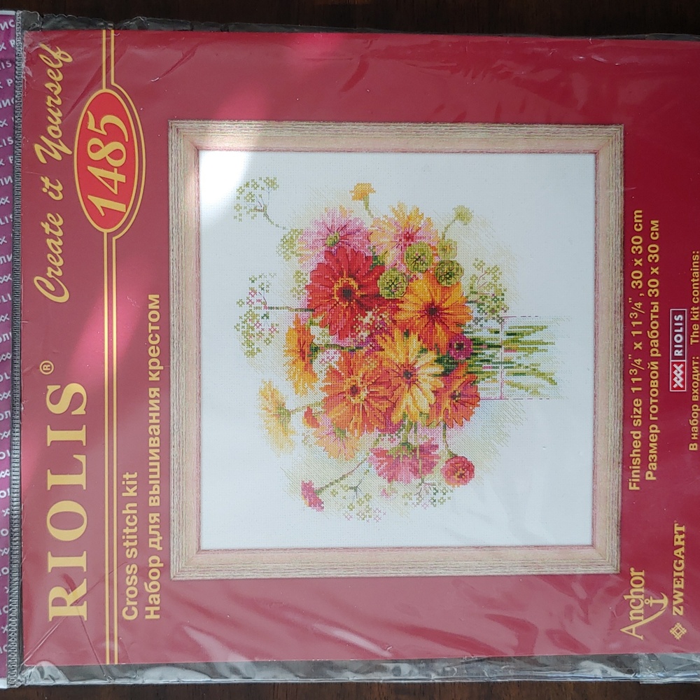 Riolis Cross Stitch Kit with Floral Design